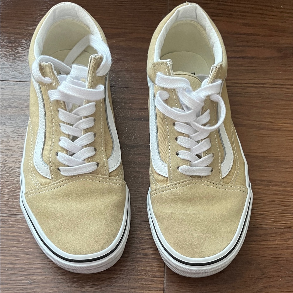 Vans Women's Sneakers in Tan and White